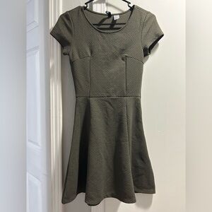Women’s Size 4 Divided H&M